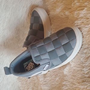 Boy's Comfycush Slip On Van's, size 1, Autism Awareness